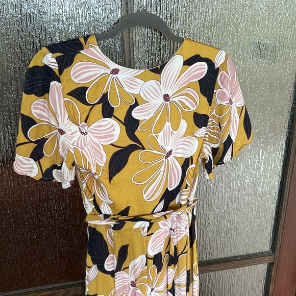 Slate and Willow Mod Daisy Wrap Dress size XS - Picture 9 of 10